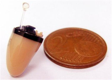 Θαυμάσιο πλαστικό μίνι ασύρματο ακουστικό συσκευών παιχνιδιού παραγωγής για την εξαπάτηση πόκερ