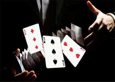 Μόνο τέχνασμα καρτών εργασίας αποκαλούμενο υποχρεώνοντας τους άσσους μαγικές δεξιότητες και τεχνικές πόκερ